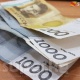 Министр жөлөк пул берүү мөөнөтү 3 айга эмнеге жылдырылып жатканын депутаттарга кайра түшүндүрдү