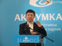 Темир Сариев балдарды суицидге түрткөн оюндар тууралуу пикирин айтты