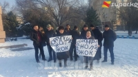 Кара-Балта шаарынын мэрлигине талапкерлигин койгон Данияр Шабдановго каршы митинг болду