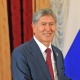 Президенттик аппарат: "Алмазбек Атамбаевдин ден соолугу жакшы, кызматтан мөөнөтүнөн мурда кетпейт"