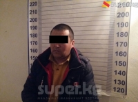 Сокулукта Патрулдук милициянын кызматкерин сүзүп, аны жол жээгине таштап кеткен жаран кармалды (фото)