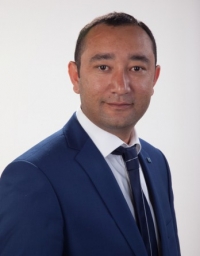 Жогорку Кеңештин депутаты Музаффар Исаковго "коррупция" боюнча кылмыш иши козголду