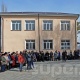 Өкмөт башчы Кара-Буура районундагы орто мектептин ачылыш салтанатына катышты