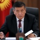 Үрүмчүгө кире албай турган Кыргыздын оор жүк ташуучу унаалары тууралуу Сооронбай Жээнбеков кеңешме өткөрдү