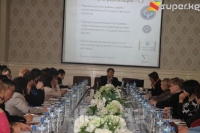 Калктын аярлуу катмарына социалдык тейлөөнү жеткирүү жолдору талкууланды