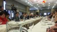 Бишкекте сөз эркиндиги, журналисттердин бийлик өкүлдөрү менен соттошуусуна байланыштуу маселелер талкууланды