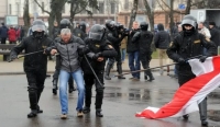 Беларуста оппозициянын митингинде 100дөн ашуун адам кармалды