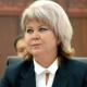 Ирина Карамушкина Санкт-Петербургда Жогорку Кеңештин депутаттары менен кайым айтышканын жазды