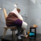 Франциялык фотограф жумуртка басып, жөжөлөрдү чыгаруу аракетин көрүүдө
