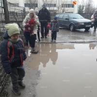 "ЭЛДИК КАБАРга" жооп: Бишкек шаардык мэрия: "Бишкекасфальтсервистин" кызматкерлери №185-билим берүү мекемесинин алдын оңдоого чыгышты"