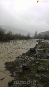 "ЭЛДИК КАБАРга" жооп: Заргер дарыясынын жээгин бекемдөө иштери жүрүп жатат