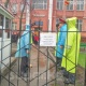 Бишкекте "Элдик парламенттин" иши боюнча сот өтүүдө. Соттун алдында 30га жакын адам чогулду