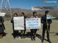 Кочкор районунун Семиз-Бел айылындагы мектептин мугалимдери жумуш ташташты