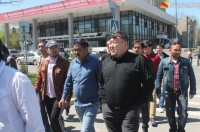 ЖЫЛНААМА, 24-АПРЕЛЬ: 3 жыл мурун Кыргыздын маданият кызматкерлери "Кайран заман" флешмобун уюштурушкан