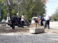 "Дыйкан" базарынын соодагерлери Москва-Фучик көчөлөрүнүн кесилишинин толугу менен жабылышына каршы чыгышты