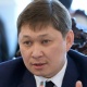 Сапар Исаков Жаш ишкерлер ассоциациясынын өкүлдөрү менен "Таза коом" долбоорун талкуулады