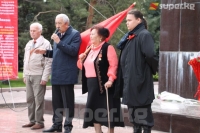 Бишкекте "Ленинди ата дешибиз керек" деген коммунисттер 1-Май майрамына карата иш-чара өткөрүштү (фото)