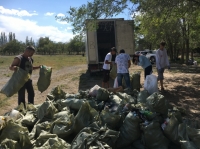 5-майда Чолпон-Ата шаарында жана Бостери айылында "Таза Ысык-Көл" акциясынын алкагында ыктыярчылар ишембилик өткөрүшөт