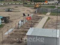 ЭЛДИК КАБАР: Бишкектеги Жал кичи районундагы тротуарды курулуш компания тосуп алды