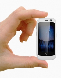 Дүйнөдөгү эң кичинекей смартфон сатыкка августта чыгат