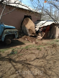 ЭЛДИК КАБАР: Жер титирөөдөн улам Тажикстандагы этникалык кыргыздар жашаган Жерге-Тал районунда көп турак үйлөр жараксыз абалга келди