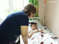 Бишкекте унаа сүзүп кеткен окуучунун чоӊ энеси: "Сүзүп кеткен адамдын жакындары абалыбызды сураган жок. Алар таасирдүү кызматтарда иштээри айтылууда"