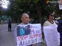 Саясий куугунтукка каршы митинг бүттү, Германия элчилигинен эч ким чыккан жок