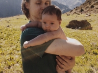 Президенттин кызы Алия Шагиева социалдык тармакка уулунун сүрөттөрүн жарыялап, баарын башынан баштай турганын билдирди