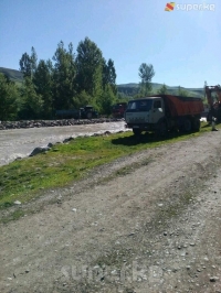 Жалал-Абад облусундагы Авлетим дарыясында суунун деңгээли көтөрүлүп, жээктерин бекемдөө иштери жүрүүдө (фото)
