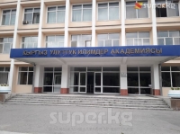 Улуттук илимдер академиясы: "Кызматкерлер мамлекеттин айлыгына үй-бүлөнү эмес, өзүбүздү араң багып жатабыз"