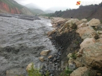 Кара-Кулжа дарыясынын деңгээли көтөрүлүп, дамбаны жарып кетүү коркунучу жаралууда