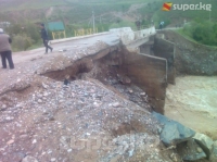 ЭЛДИК КАБАР: Жалал-Абадда Падыша-Ата суусунун деңгээли көтөрүлүп, көпүрө жараксыз абалга келди