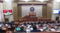 Парламент фракциядан чыгып кеткен депутатты мандаттан ажыратууга багытталган жобону четке какты