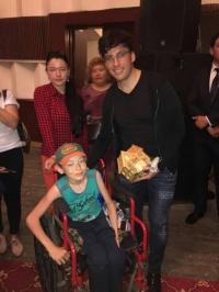 Максим Галкин мекендешибиз Тилек Алтымышовду &ldquo;Лучше всех&rdquo; телеберүүсүнө чакырды