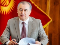Камактагы Өмүрбек Текебаев президенттик шайлоого катышуу үчүн БШКга арыз жазды