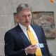 Алмазбек Атамбаев президент Путиндин басма сөз катчысын "Манас" ордени менен сыйлады
