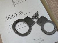Кадамжайда жергиликтүү тургундар менен милиция кызматкерлери мушташа кетишкен