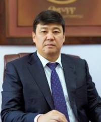 Бакыт Төрөбаев президенттик шайлоого талапкер катары катышуу үчүн БШКга арыз берди