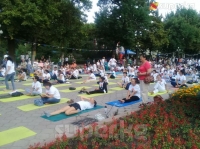 Бишкекте Эл аралык йога күнү 500гө жакын кишинин катышуусунда белгиленүүдө