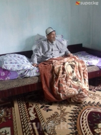 "ЭЛДИК КАБАРга" жооп: Жалпак-Таш айыл өкмөтү: "Батирде жашаган согуш ардагерине үй салып бере албайбыз"