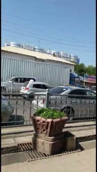 ЭЛДИК КАБАР: "Ошто жүк ташуучу унаа каршы тилкеде бара жатат. Патрулдук милиция каякты карап жатат?" дейт окурман