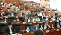 Жогорку Кеңеш кийинки аптада кезексиз жыйынга чогулуп, премьер-министрди шайлай турганы күтүлүүдө