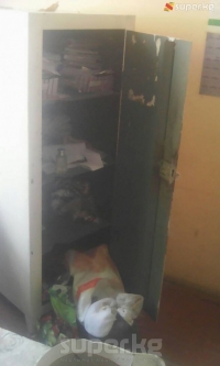 ЭЛДИК КАБАР: Түн ичинде Кадамжайда электр тармактар ишканасына уурулар кирип, сейфтерди ачып акча уурдашты