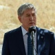 Алмазбек Атамбаев Сапар Исаков тууралуу: "Өзүм тарбиялаган жаш жигит премьер-министр болду"