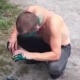 ЭЛДИК ВИДЕО: Жүргүнчүлөрдү акча төлөбөгөнү үчүн зелёнкага бетин жуунткан таксистти жазалашты