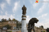 Өзгөн райондук администрациясы: "Райондо Эгемендүүлүк майрамы белгиленди, болгону аянтка жылдагыдай боз үйлөр тигилген эмес"