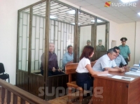 Өмүрбек Текебаевдин сотунда Азимбек Бекназаров кайрадан көрсөтмө берет