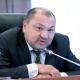 Депутат Рыспаев "самолёт", "телевизор", "радио" деген сөздөрдү кыргызчага которуунун кереги жок" дейт