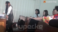 Сот Салянованын жактоочусуна "отурумдан четтетилгенсиң" деп суроо бердиртпей койду