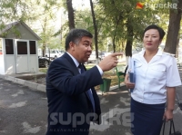 Депутат Алмамбет Шыкмаматовдун соту мамлекеттик айыптоочулар камсыздаган күбөлөр келбегендиктен башка күнгө жылды